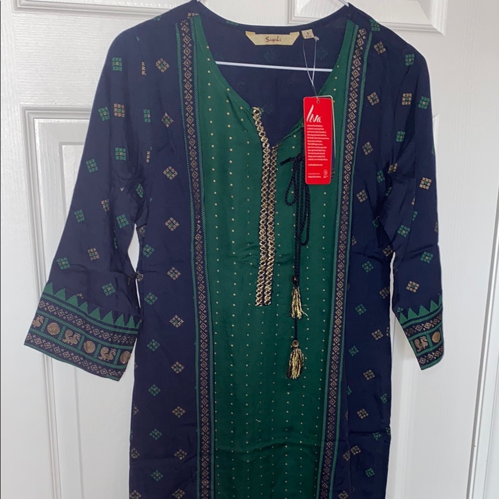 Green and Navy Patterned kurta with Tassels